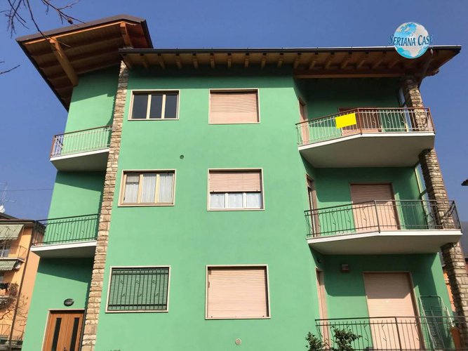 Quadrilocale ultimo piano con porzione di giardino Alzano Lombardo