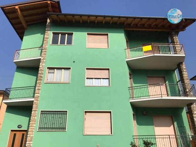 Quadrilocale ultimo piano con porzione di giardino Alzano Lombardo