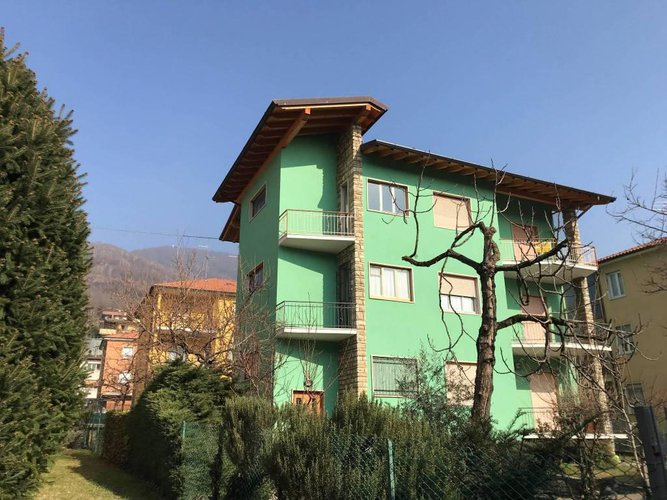 Quadrilocale ultimo piano con porzione di giardino Alzano Lombardo