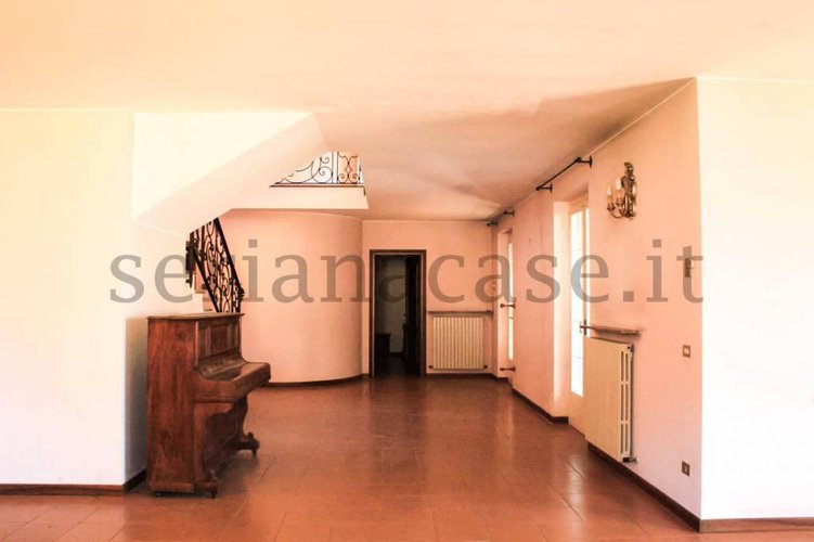 Caratteristica villa singola, due passi da tutte le comodit Cene