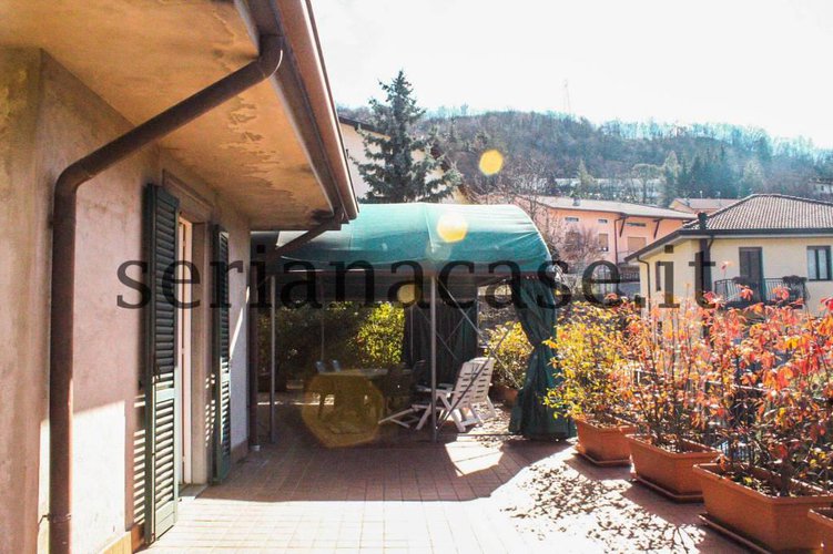 Caratteristica villa singola, due passi da tutte le comodit Cene