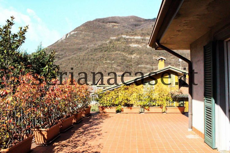 Caratteristica villa singola, due passi da tutte le comodit Cene