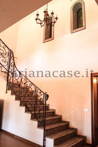 Caratteristica villa singola, due passi da tutte le comodit Cene