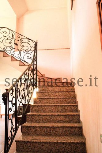 Caratteristica villa singola, due passi da tutte le comodit Cene