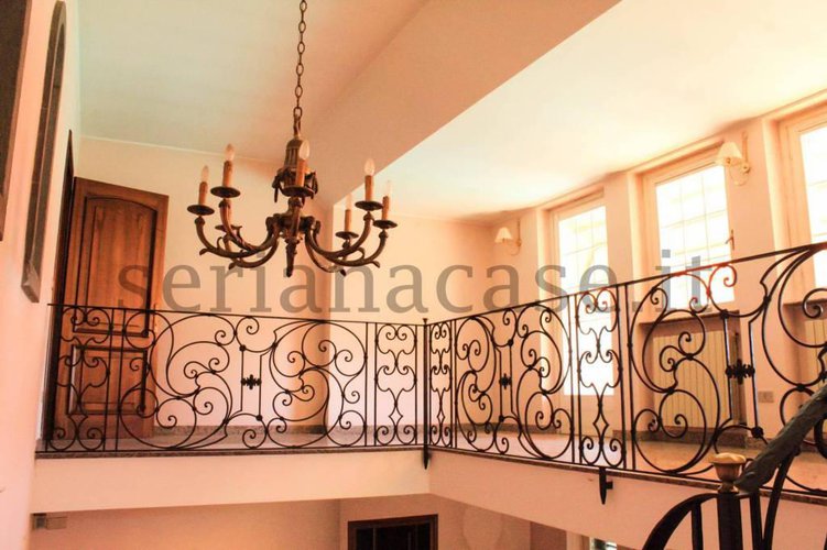 Caratteristica villa singola, due passi da tutte le comodit Cene