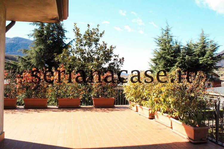 Caratteristica villa singola, due passi da tutte le comodit Cene