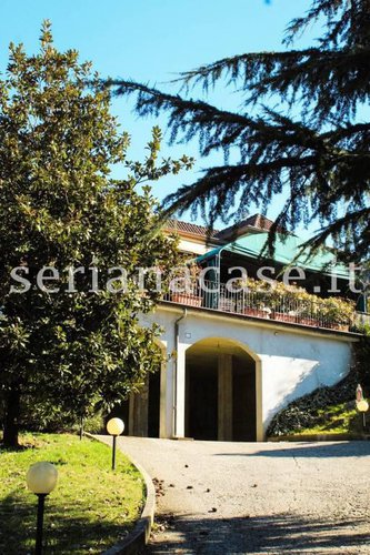 Caratteristica villa singola, due passi da tutte le comodit Cene