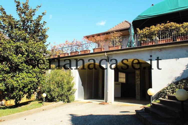 Caratteristica villa singola, due passi da tutte le comodit Cene