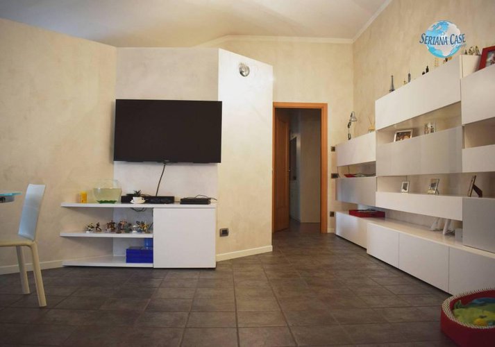 Quadrilocale terzo ed ultimo piano, servito ascensore Albino