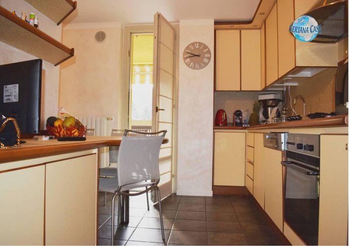 Quadrilocale terzo ed ultimo piano, servito ascensore Albino