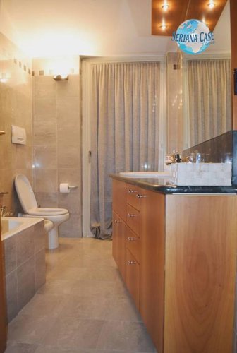 Quadrilocale terzo ed ultimo piano, servito ascensore Albino