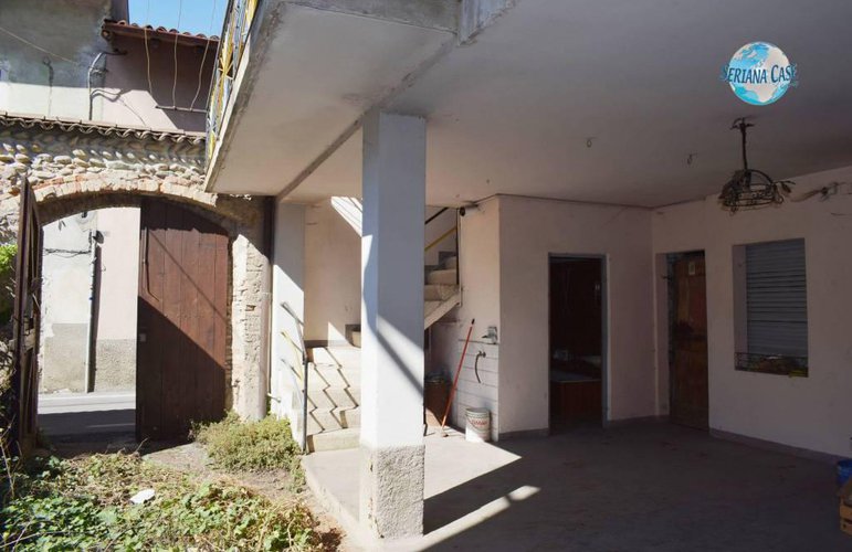 Porzione di casa da ristrutturare, ottimo potenziale! Villa di Serio