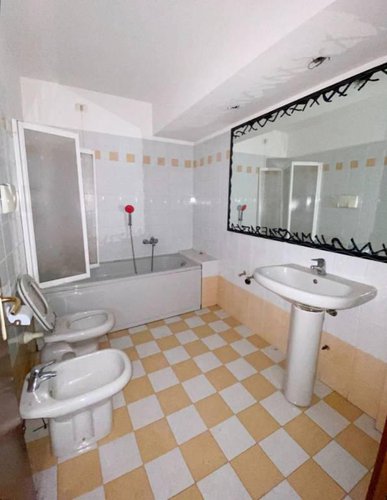 Trilocale tutto travi a vista, abitabile subito. Pradalunga