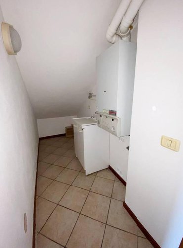 Trilocale tutto travi a vista, abitabile subito. Pradalunga