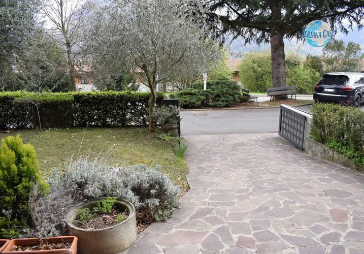 Villetta a schiera in ottimo stato, giardino privato Albino