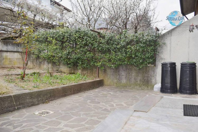 Villetta a schiera in ottimo stato, giardino privato Albino