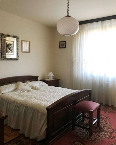 Villa bifamiliare ben tenuta, abitabile subito. Albino