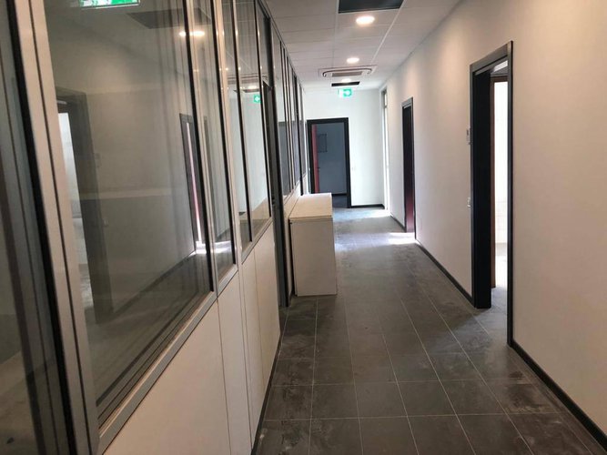 Affittasi ufficio di 330mq Calcinate