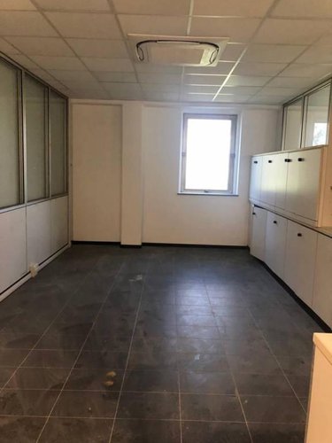 Affittasi ufficio di 330mq Calcinate
