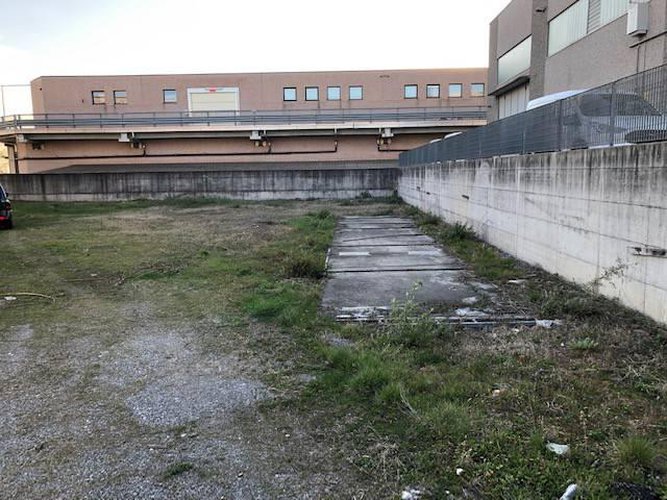 Vendesi capannone di metratura esclusiva! Torre de' Roveri