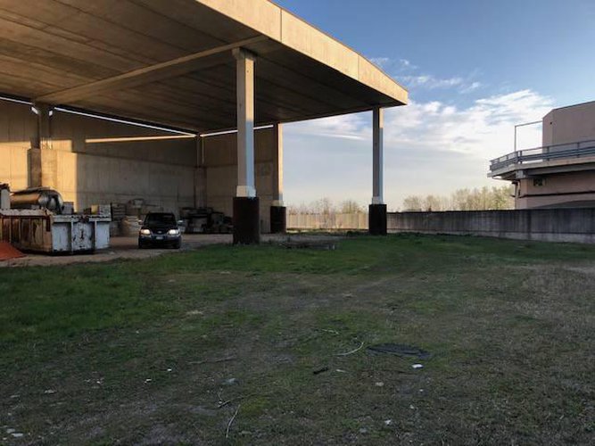 Vendesi capannone di metratura esclusiva! Torre de' Roveri