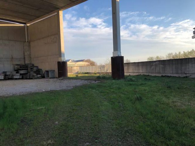 Vendesi capannone di metratura esclusiva! Torre de' Roveri