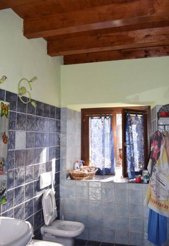 Tipico rustico bergamasco finemente ristrutturato Cene