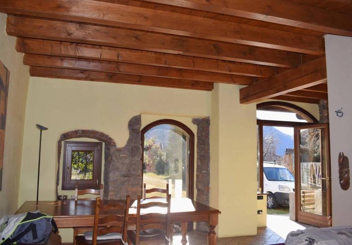 Tipico rustico bergamasco finemente ristrutturato Cene