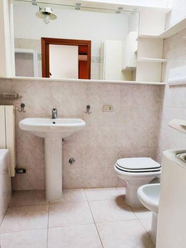 Grazioso trilocale ristrutturato e arredato! Nembro