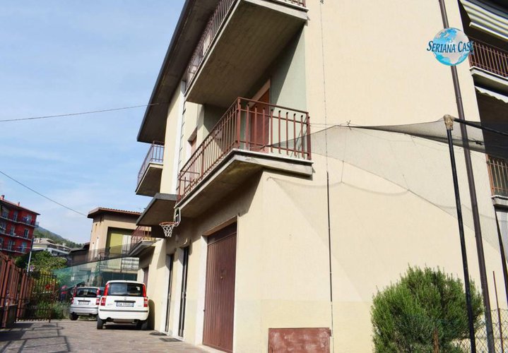 Quadrilocale in buono stato con tre terrazze vivibili! Nembro