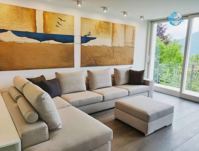 Villa singola con piscina immersa nel verde Albino