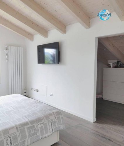 Villa singola con piscina immersa nel verde Albino