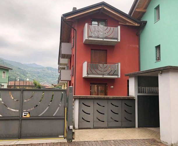 Bilocale con giardino privato e box Cene