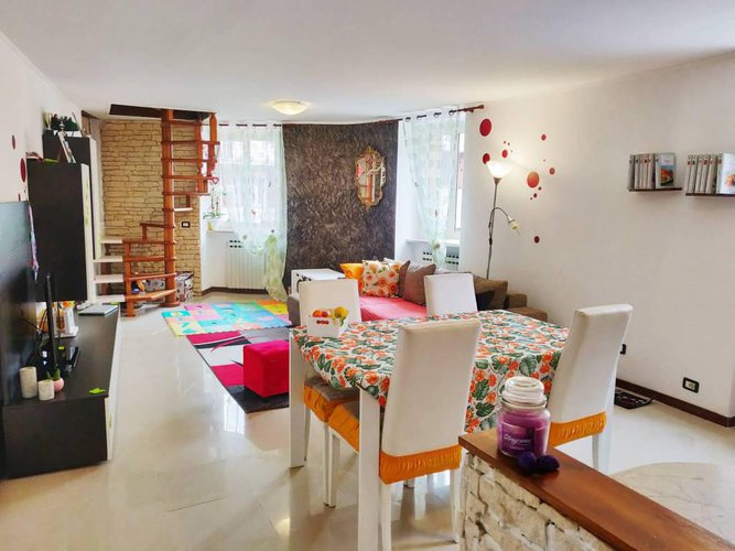 Porzione di casa/cielo terra completamente ristrutturata