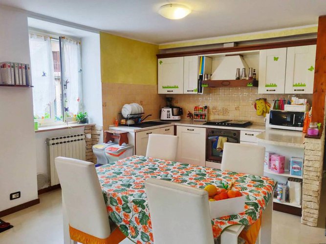 Porzione di casa/cielo terra completamente ristrutturata Pradalunga