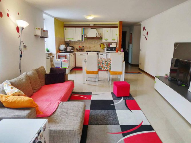 Porzione di casa/cielo terra completamente ristrutturata Pradalunga