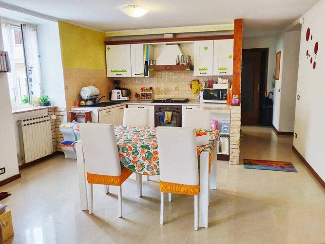 Porzione di casa/cielo terra completamente ristrutturata Pradalunga