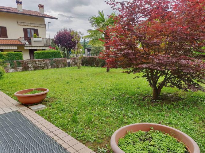 Quadrilocale con giardino e box doppio Scanzorosciate