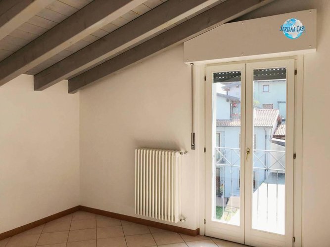 Trilocale completamente ristrutturato con doppi servizi Torre Boldone