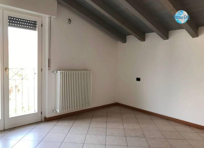 Trilocale completamente ristrutturato con doppi servizi Torre Boldone