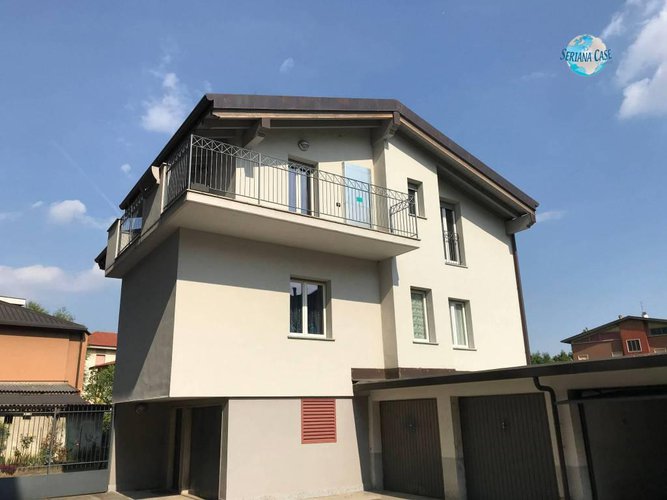 Trilocale completamente ristrutturato con doppi servizi Torre Boldone