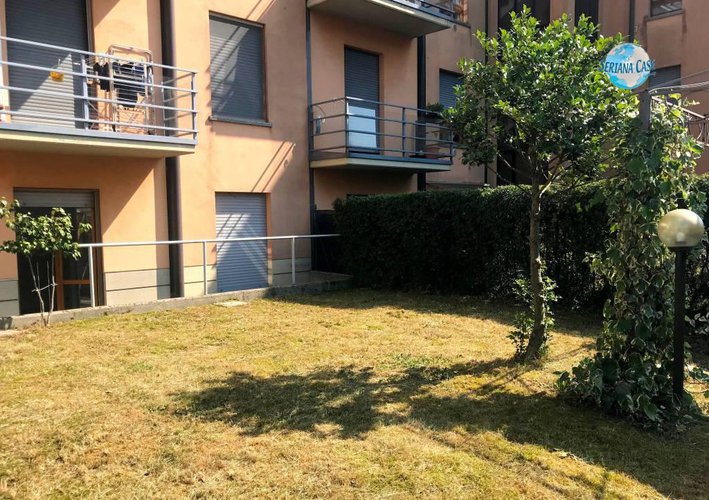 Trilocale con doppi servizi, giardino e box