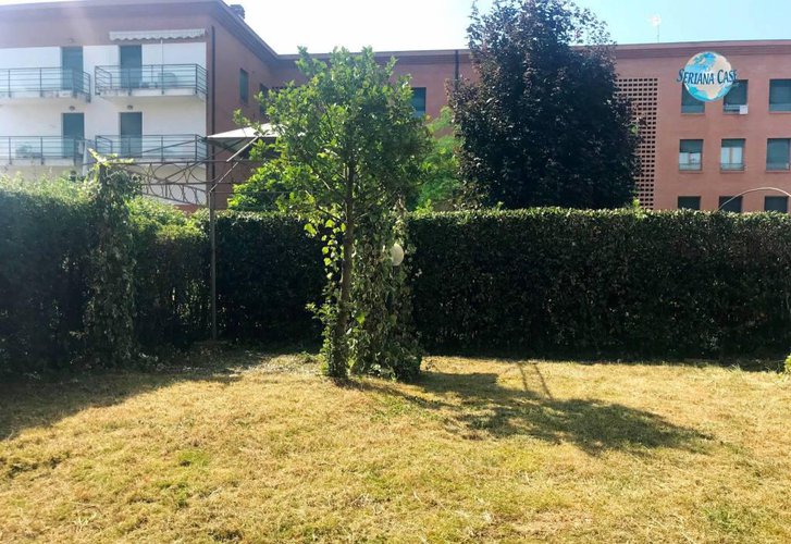 Trilocale con doppi servizi, giardino e box Torre Boldone