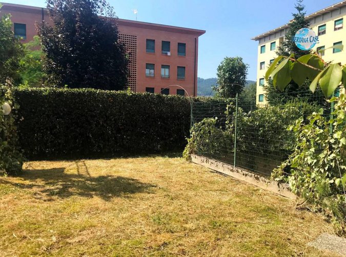 Trilocale con doppi servizi, giardino e box Torre Boldone