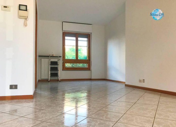 Trilocale con doppi servizi, giardino e box Torre Boldone