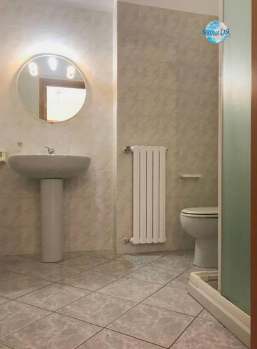 Trilocale con doppi servizi, giardino e box Torre Boldone