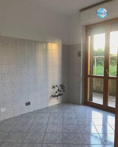 Trilocale con doppi servizi, giardino e box Torre Boldone