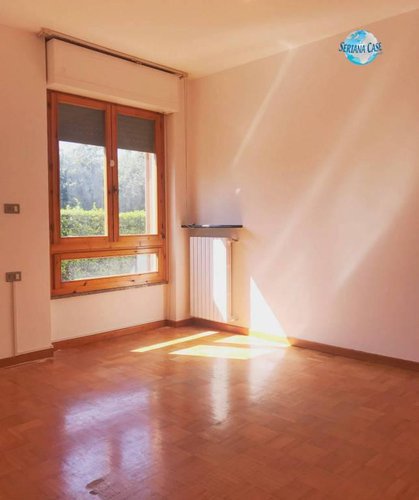 Trilocale con doppi servizi, giardino e box Torre Boldone