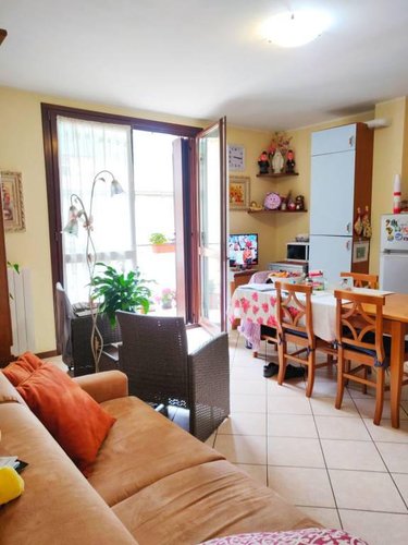 Grazioso bilocale con box, comodamente servito da ascensore Gazzaniga