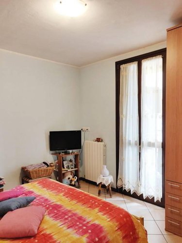 Grazioso bilocale con box, comodamente servito da ascensore Gazzaniga